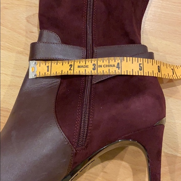 Calvin Klein Jemamine burgundy boots. - Picture 9 of 9